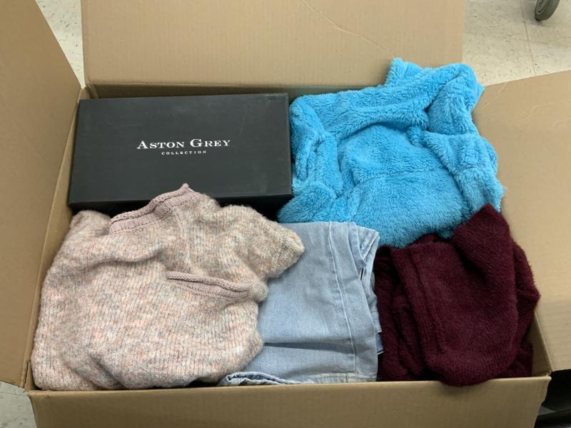 Footwear/ Apparel: Marc Fisher, Aston Grey, Saucony & More! MSRP$ 1945