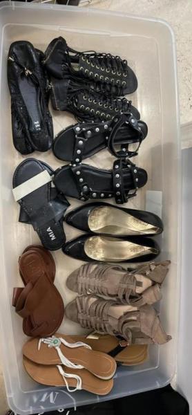 Excellent Lot Women Assorted Handbags/Purses & Shoes
