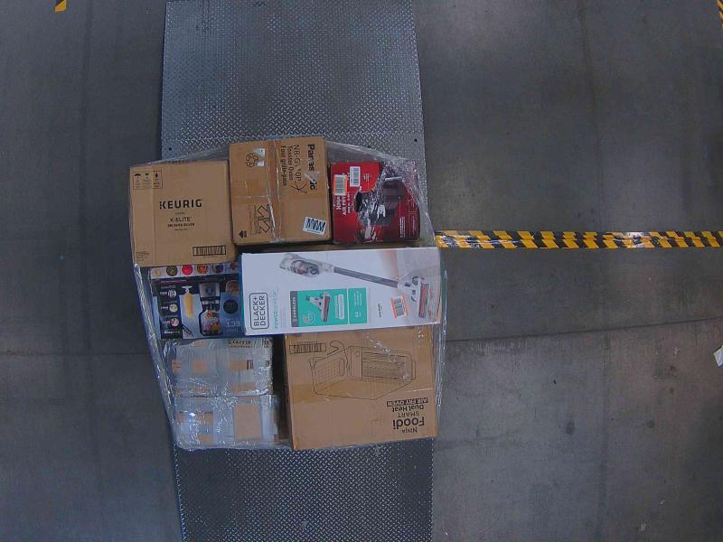 Appliances - Breville, Hoover, Shark, Ninja, Bissell, Sanitaire, Smeg, Electrolux - MSRP $5,244