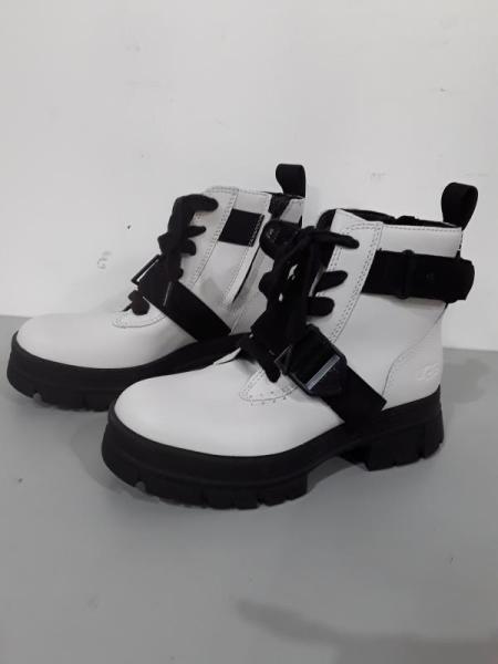 Luxury Department Store - Shoes