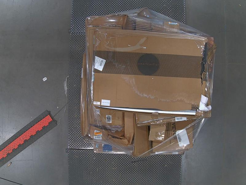 Pallet of AMZ Medium/Large - Sunlifer Charcoal Grill, Vevor Beverage Dispenser - MSRP $1,262