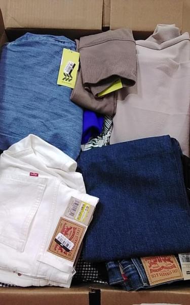 Apparel - Levi's, Future Collective, Wild Fable, Universal Thread, Shade & Shore - Est Retail $3,648- 1 plt