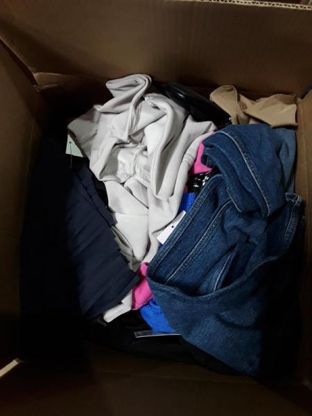 Apparel - Levi's, Goodfellow & Co, Universal Thread, A New Day, Shade & Shore - Est Retail $4,311- 1 plt
