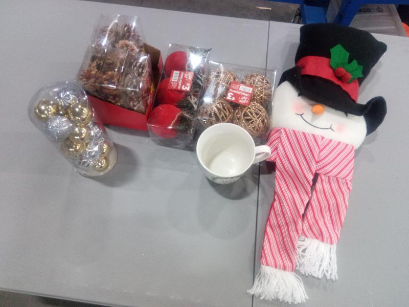 Pallets of Assorted Holiday