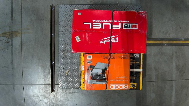Lawn and Garden - Milwaukee, Dewalt - Est Retail $2,941