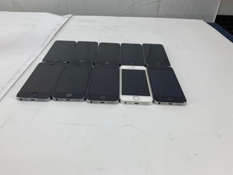 Apple iPhone 5C, Unlocked, Functional, Good LCD/Glass; MSRP $82,350