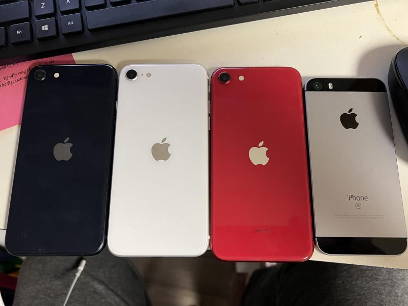Eight Total - iPhone XR & SE w/Chargers & More