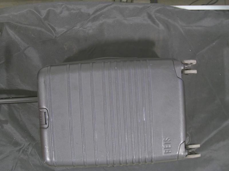 TUMI 19 Degree International 23" Expandable Spinner Carry-on Suitcase - Original MSRP $200