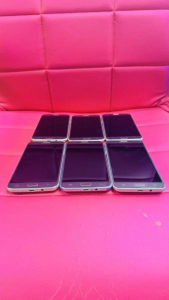 Samsung Galazy Z Flip4, 48 units, MSRP: $29,700