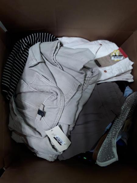 Apparel - Goodfellow & Co, All In Motion, Levi's, Future Collective, Universal Thread - Est Retail $5,004