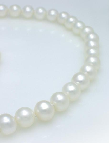 BLOWOUT 18" White MIKIMOTO Akoya PEARL NECKLACE 14K Gold $5,500