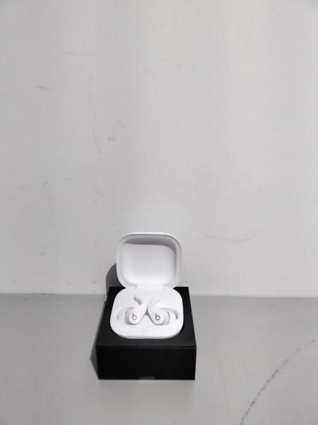 Beats Fit Pro True Wireless Noise Canceling Earbuds, Beats White (MISSING CABLE) - MSRP $169