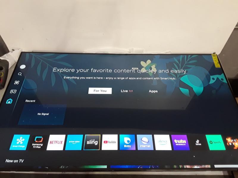 Samsung - 75" Class DU8000 Series Crystal UHD Smart Tizen TV - MSRP $870