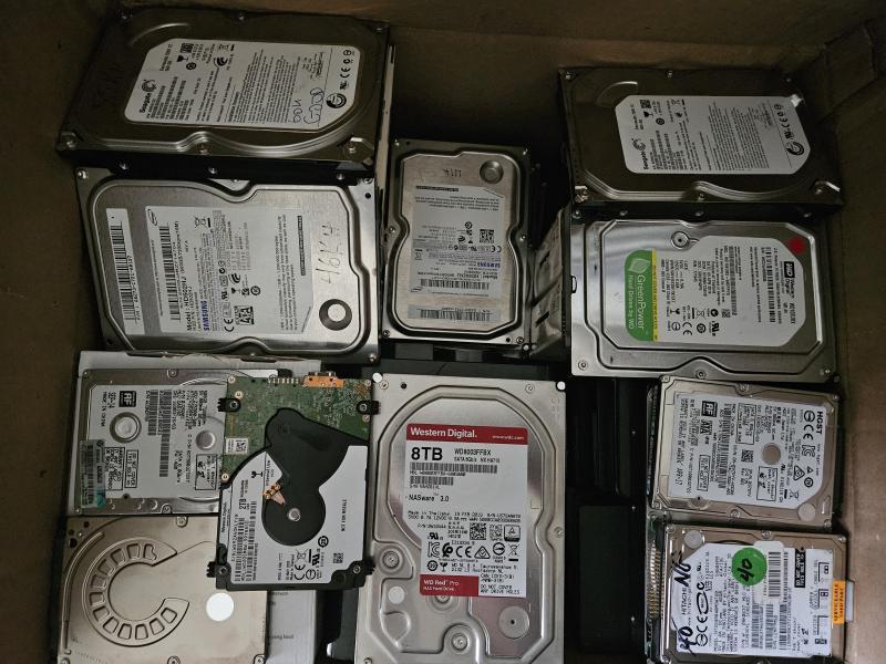 HARD DRIVES, ENCLOSURE / HOUSING, BOXES FOR DRIVES (SALVAGE)