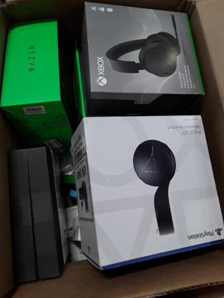 Electronics - Bose Wireless Noise-Cancelling Headphones, Microsoft Xbox Wireless Stereo Headset - Est Retail $1,305
