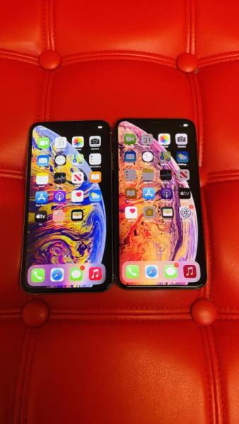 Apple iPhone XS 512GB, 35 units, MSRP: $29,750