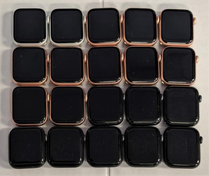 Apple Watch SE, 40mm & 44mm, With Bands, 13 Units, Refurb, MSRP $4,290