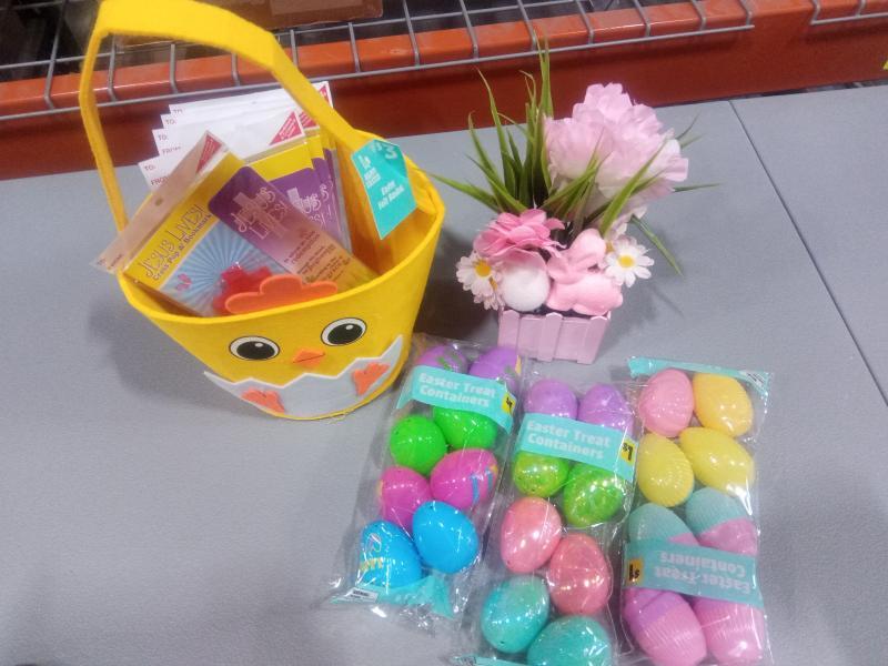Pallet of Assorted Seasonal Products