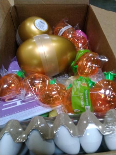 Holidays - Fluffy Bunny Mug, Plastic Fillable Eggs, Bunny and Jelly Belly Plush - MSRP $5,238