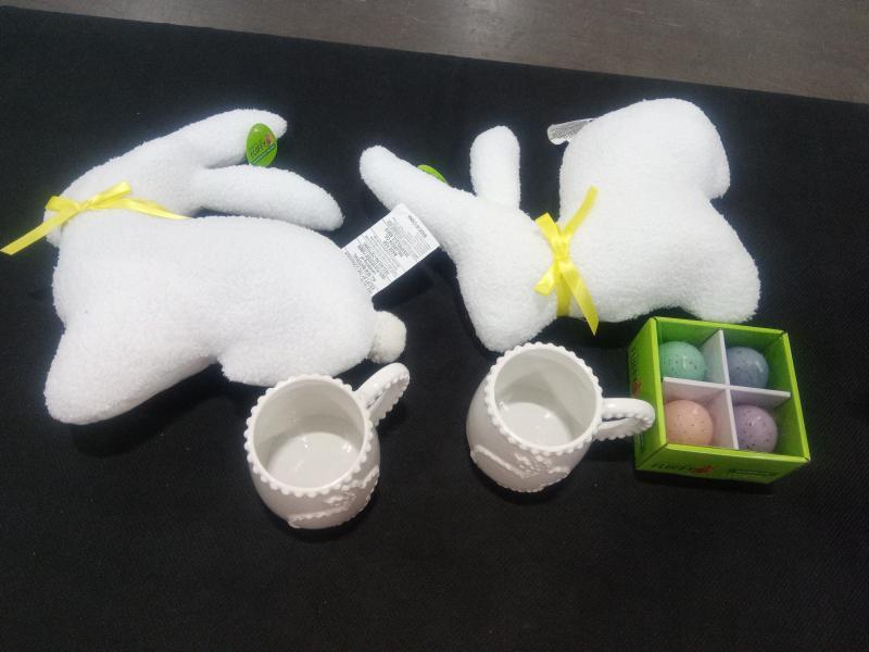 Other Gen Merch & Mixed Lots - JLab Headphones, Sun Bum Sunscreen Lotion, Fubbles Bubble Machine - MSRP $7,308