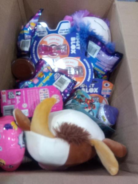 Mixed Lot - Gillette Venus Razor Blade Refills, OneTouch Verio Test Strips, Tide Detergent - MSRP $6,455