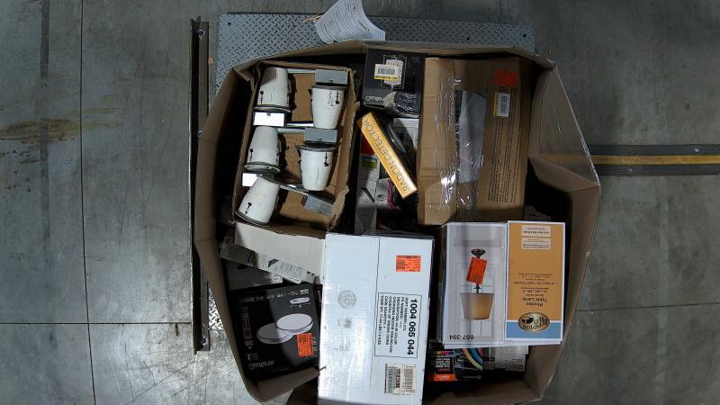 Lighting & Electrical - Wyze, HALO, LIFX, Commercial Electric, Airhtings, Intermatic, HDC, Artika - Est Retail $6,127