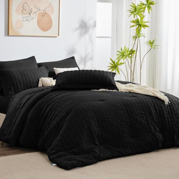 CozyLux Full Seersucker Comforter, Black - MSRP $55
