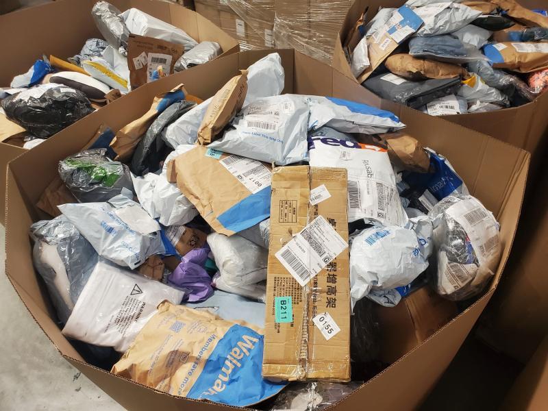 1 Pallet of Packages Merchandise Returns, Lost Mail, Undelivered Post