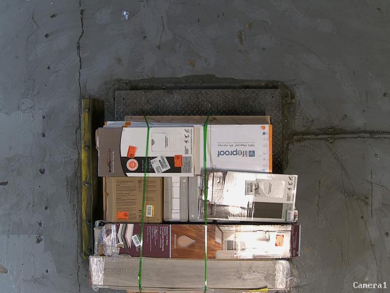 Flooring & Rugs- ROBERTS, HARDWOOD REFLECTIONS, QEP, Cap A Tread, Lifetime, Bruce, Lifeproof -Est Retail $15,862-12plts