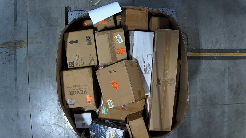 Lighting & Electrical - Commercial Electric, KUZCO, YANSUN, Progress Lighting, Sunpez, LNC, BICIK - Est Retail $3,321