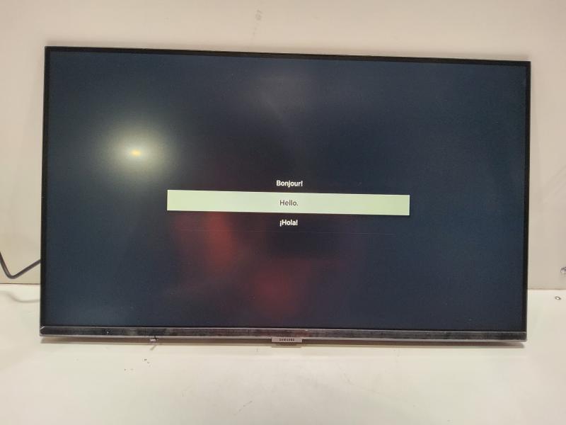 SAMSUNG 32-Inch M5 (M50D) Series FHD Smart Monitor with Streaming (Missing Remote) - MSRP $243
