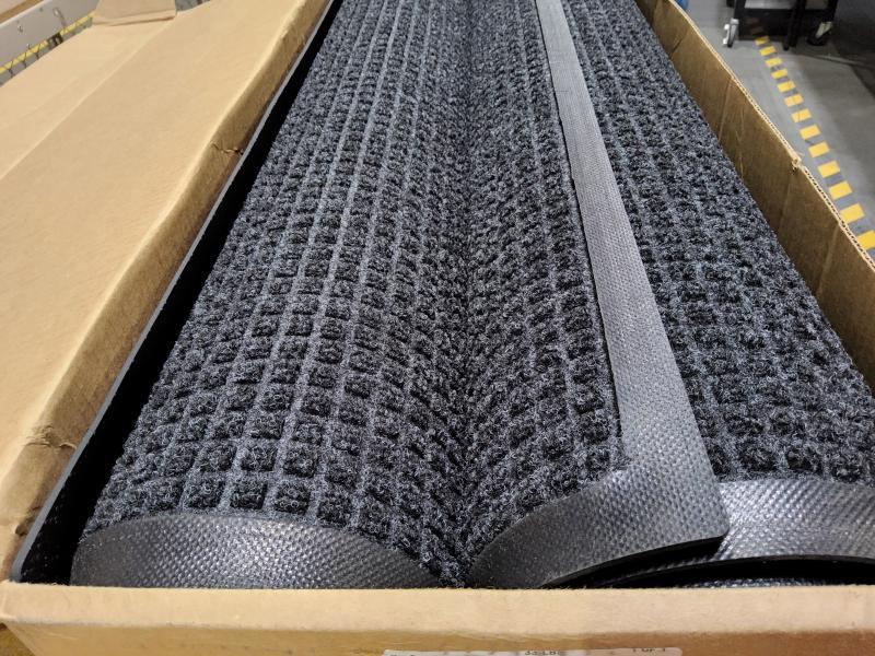 NEW - Waterhog Carpet Mats, 4' x 6', Charcoal - MSRP $320