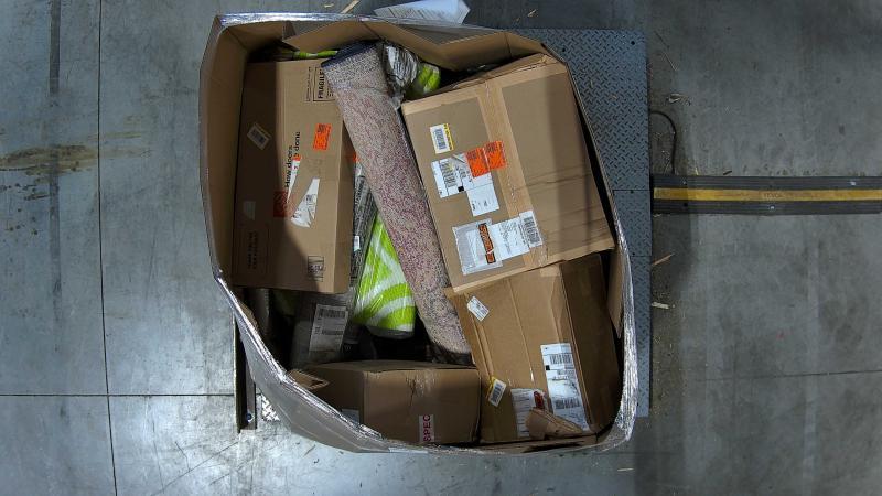 Flooring & Rugs - Safavieh, Hampton Bay, Airstone - Est Retail $2,514- 1plt