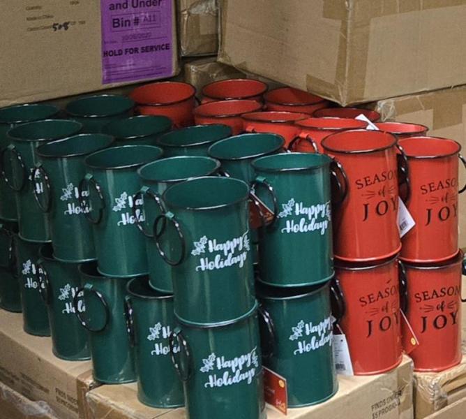 CHRISTMAS LOT CASE PACKED - HOLIDAY MONEY MAKER MSRP $18,247