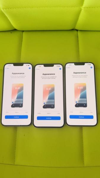 Apple iPhone 14 Pro Max, 14 units, MSRP: $16,400