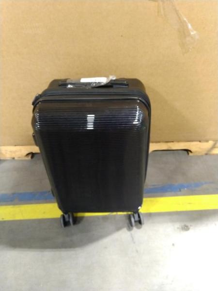 Vacay Future Uptown 22-Inch Spinner Carry-On in Black - Original MSRP $185.00