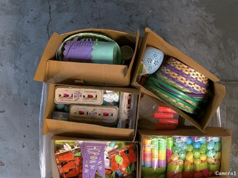 Holiday & Seasonal - Egg Decorating Kits, Easter Baskets & Grass, Confetti Eggs, Toys - MSRP $4,745