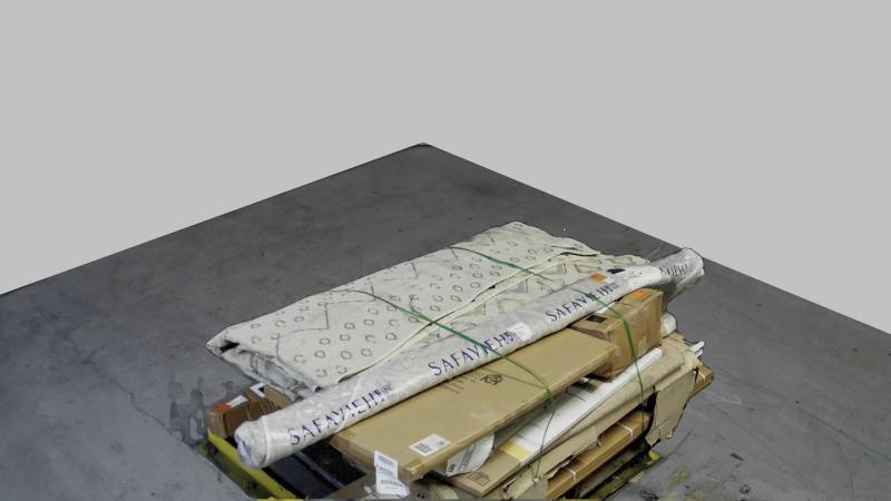 Pallet of Flooring & Rugs