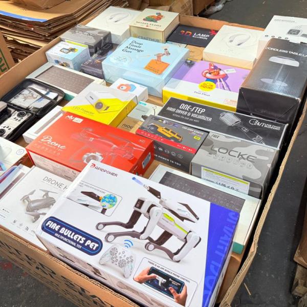 Bulk Lot of 500 Mixed Electronics, Gadgets & Home Goods MSRP $15,000