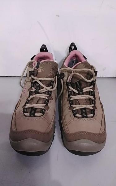 Luxury Department Store - Pallet of Shoes Returns