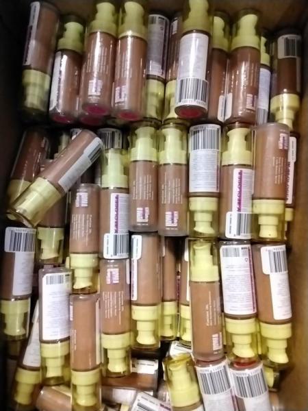 Health & Beauty - UOMA flawless IRL Skin Perfecting Foundations - MSRP $1,000