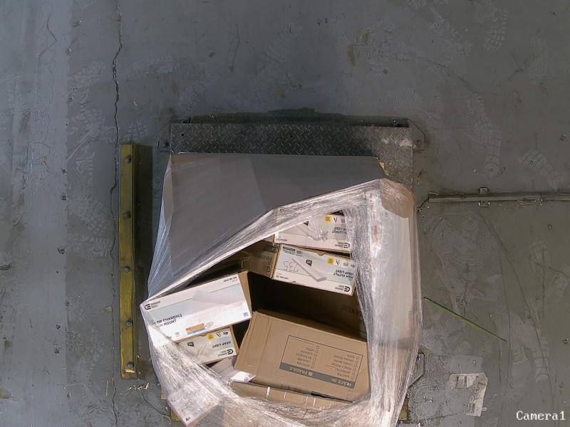 Lighting & Electrical - Commercial Electric 48inx18in Mount Closet Lights, 2ft 18000 Lumens LED - Est Retail $1,642