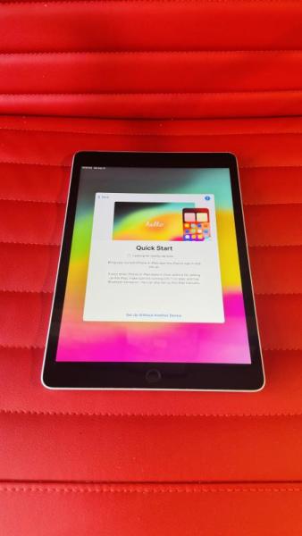 Apple iPad Pro 12.9" (2nd Gen) & iPad 10, 51 units, MSRP: $48,450