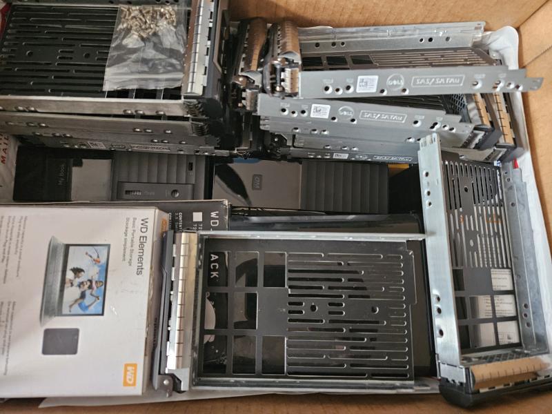 HARD DRIVES, ENCLOSURE / HOUSING, CADDIES, BOXES FOR DRIVES (SALVAGE)