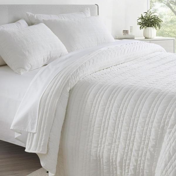 Home - DaysU Queen Blanket for Couch, GOONE Velvet Queen Quilt Set - MSRP $7,656