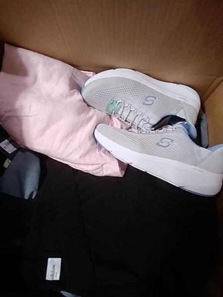 Apparel - Levi's, Wrangler, Skechers, Goodfellow & Co, Universal Thread, Future Collective - Est Retail $4,004- 1 plt