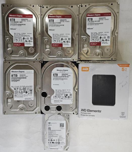 HARD DRIVES, ENCLOSURE / HOUSING, CADDIES, BOXES FOR DRIVES (SALVAGE)