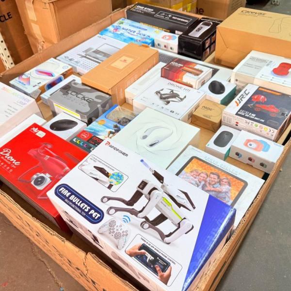 Bulk Lot of 500 Mixed Electronics, Gadgets & Home Goods MSRP $15,000