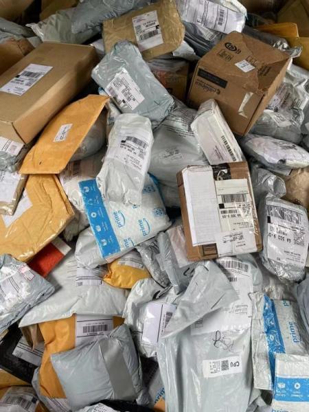 1 Pallet of Packages Merchandise Returns, Lost Mail, Undelivered Post