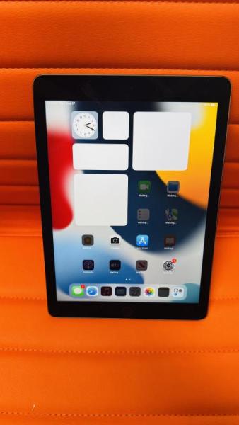 Unlocked Apple iPad Air 2 128GB, 43 units, MSRP: $36,550